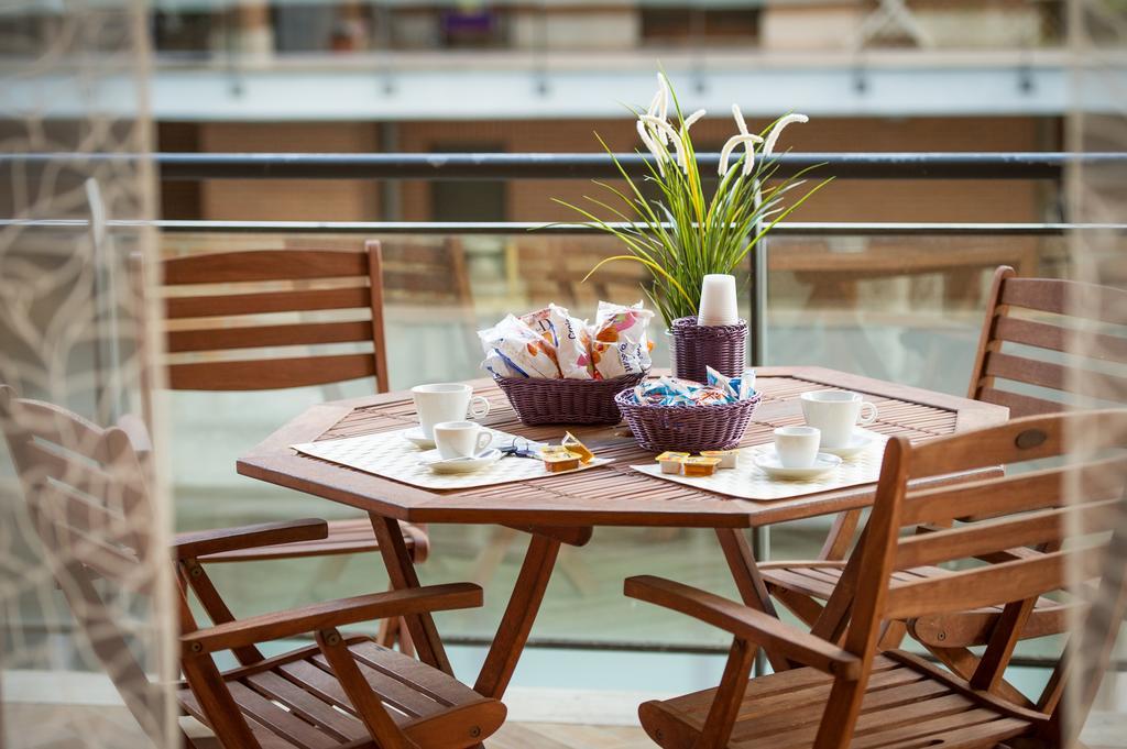 Domus Bb - Plaza Hotel ฟิวมิชีโน ภายนอก รูปภาพ