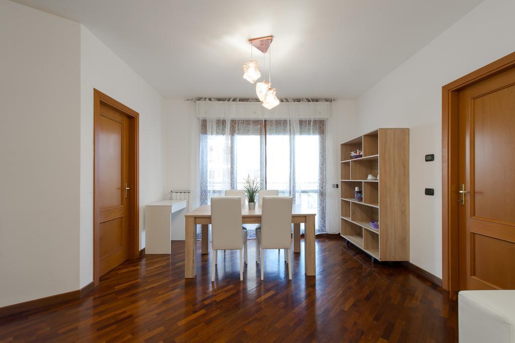 Domus Bb - Plaza Hotel ฟิวมิชีโน ภายนอก รูปภาพ